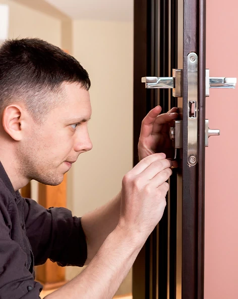 : Professional Locksmith For Commercial And Residential Locksmith Services in Skokie, IL