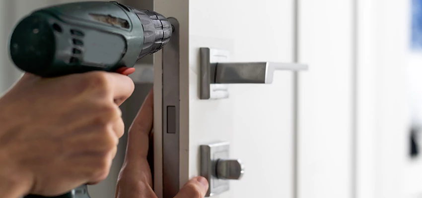 Locksmith For Lock Replacement Near Me in Skokie, IL